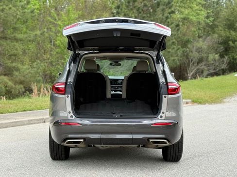 Used 2019 Buick Enclave Essence FWD image 22