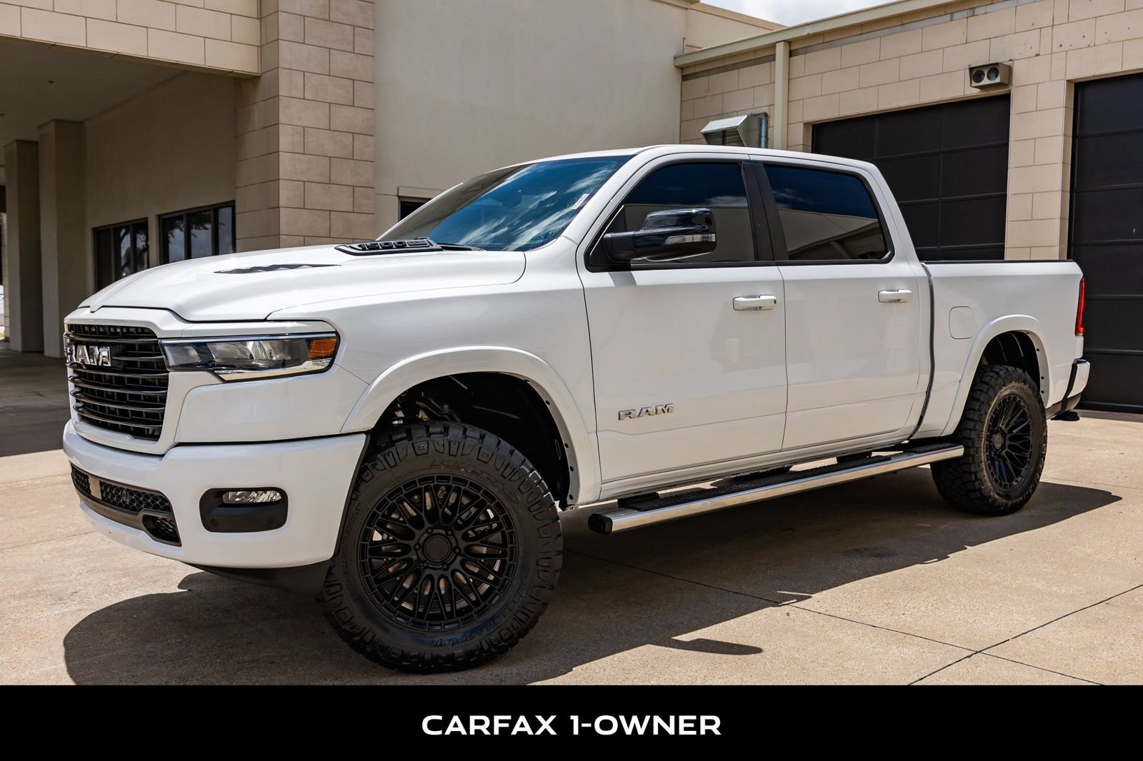 Used 2025 RAM 1500 Laramie AWD/4WD image 5