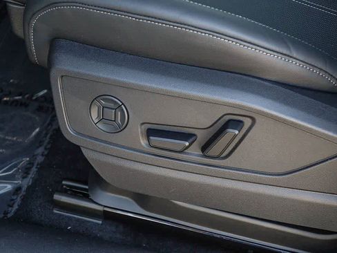 New 2025 Audi Q5 Premium Plus image 24