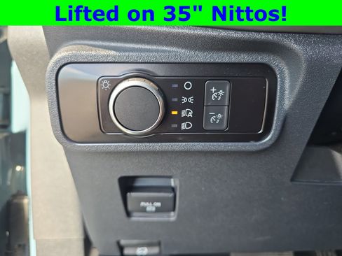 Certified 2022 Ford Bronco Base image 18