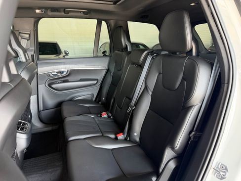 Used 2020 Volvo XC90 T5 Momentum FWD image 12