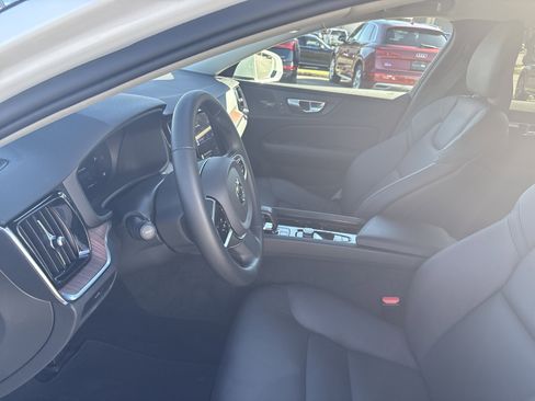 Certified 2025 Volvo V60 B5 Cross Country Plus image 7