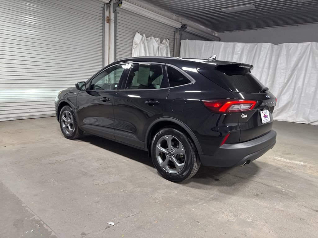 Used 2025 Ford Escape ST-Line FWD image 5