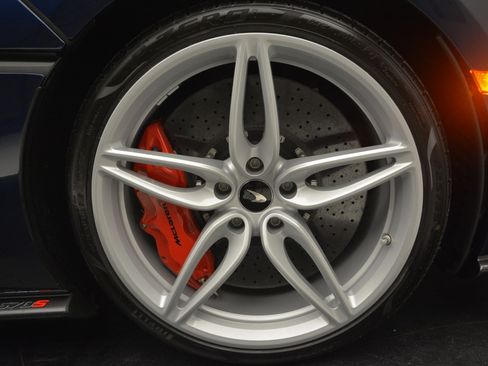 Used 2019 McLaren 570S Spider RWD image 29
