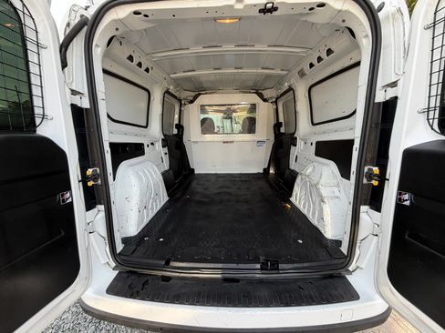 Used 2015 RAM ProMaster City Tradesman SLT w/ Rear Back-up Camera Group FWD image 9