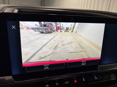 Certified 2024 Chevrolet Silverado 1500 LT w/ Z71 Off-Road Package image 36