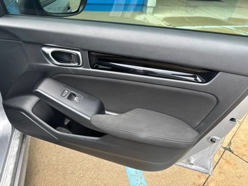 Used 2022 Honda Civic EX image 9