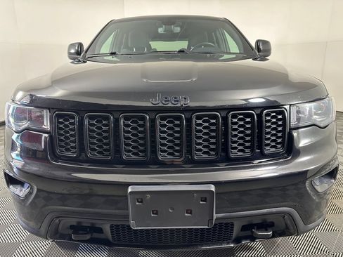 Used 2018 Jeep Grand Cherokee Laredo AWD/4WD image 11