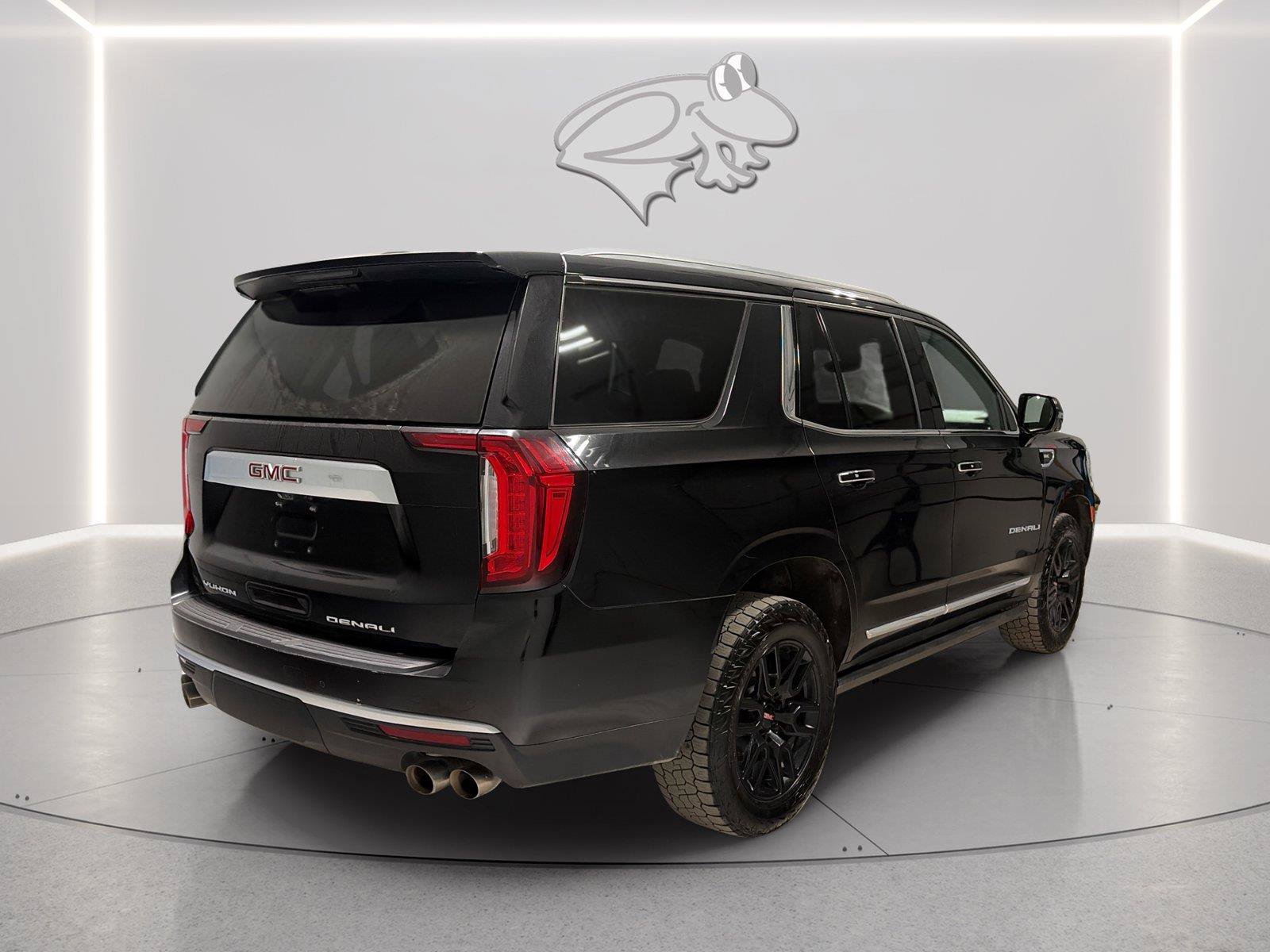 Used 2022 GMC Yukon Denali w/ Denali Premium Package AWD/4WD image 5