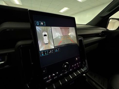 Used 2026 GMC Yukon AT4 image 19