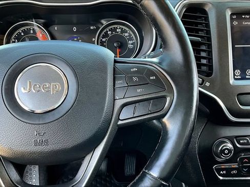 Used 2020 Jeep Cherokee Trailhawk w/ Cold Weather Group AWD/4WD image 12