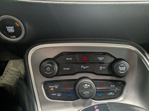 Used 2020 Dodge Challenger R/T image 18