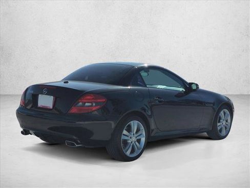 Used 2010 Mercedes-Benz SLK 300 image 5