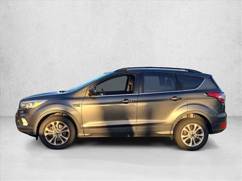 Used 2018 Ford Escape SE FWD image 8