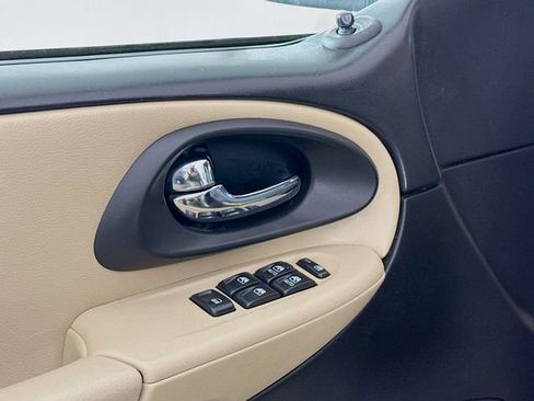 Used 2005 Chevrolet TrailBlazer LS w/ LS Preferred Equipment Group image 18