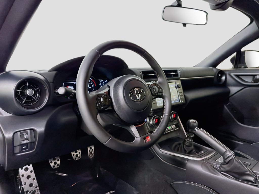 Used 2025 Toyota GR86 Premium w/ Performance Package RWD image 9