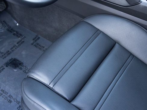 Certified 2025 Porsche Cayenne Coupe image 28