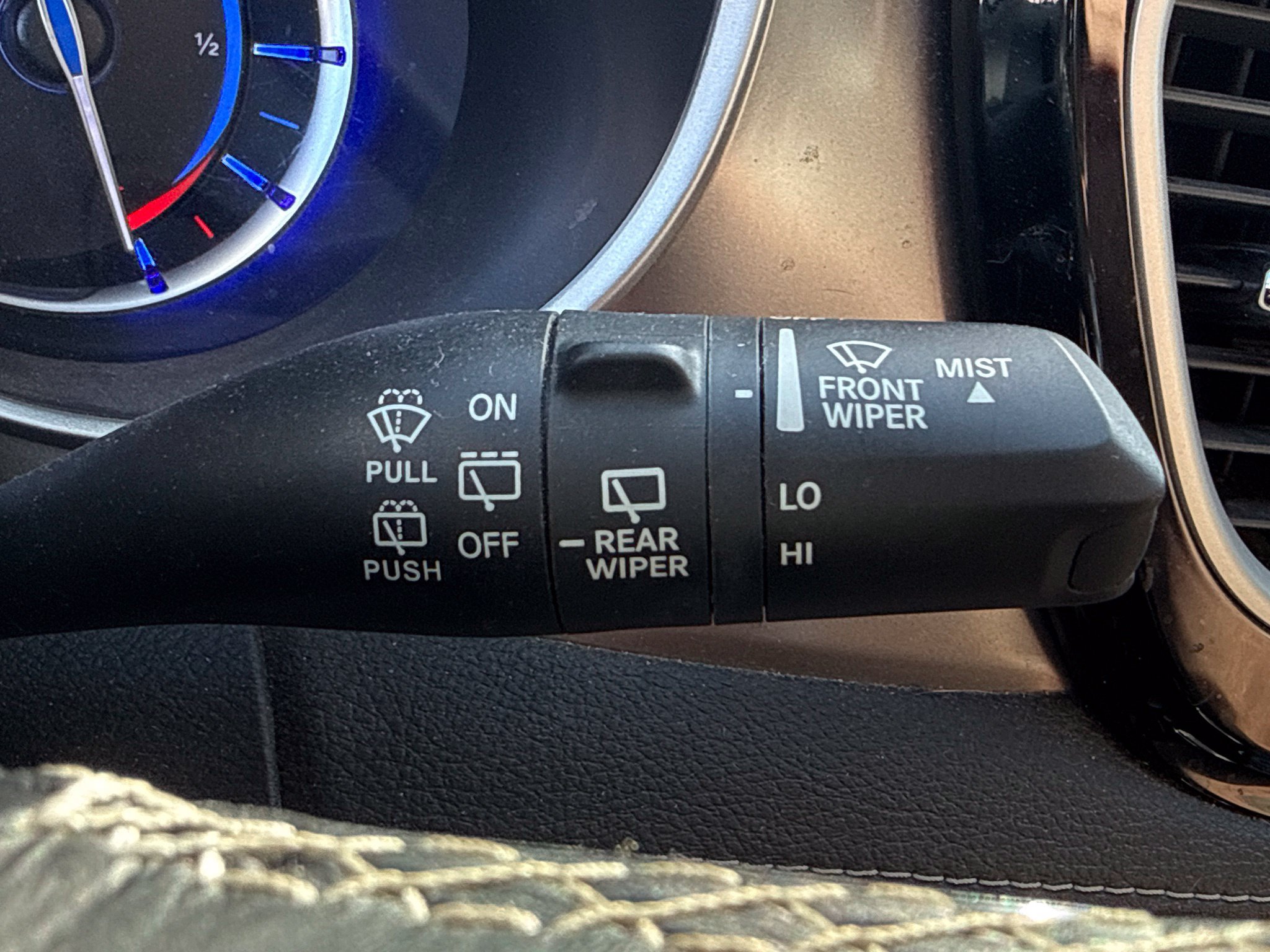 Used 2021 Chrysler Pacifica Touring-L FWD image 20