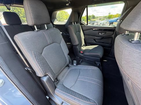 Used 2025 Honda Pilot Sport image 31