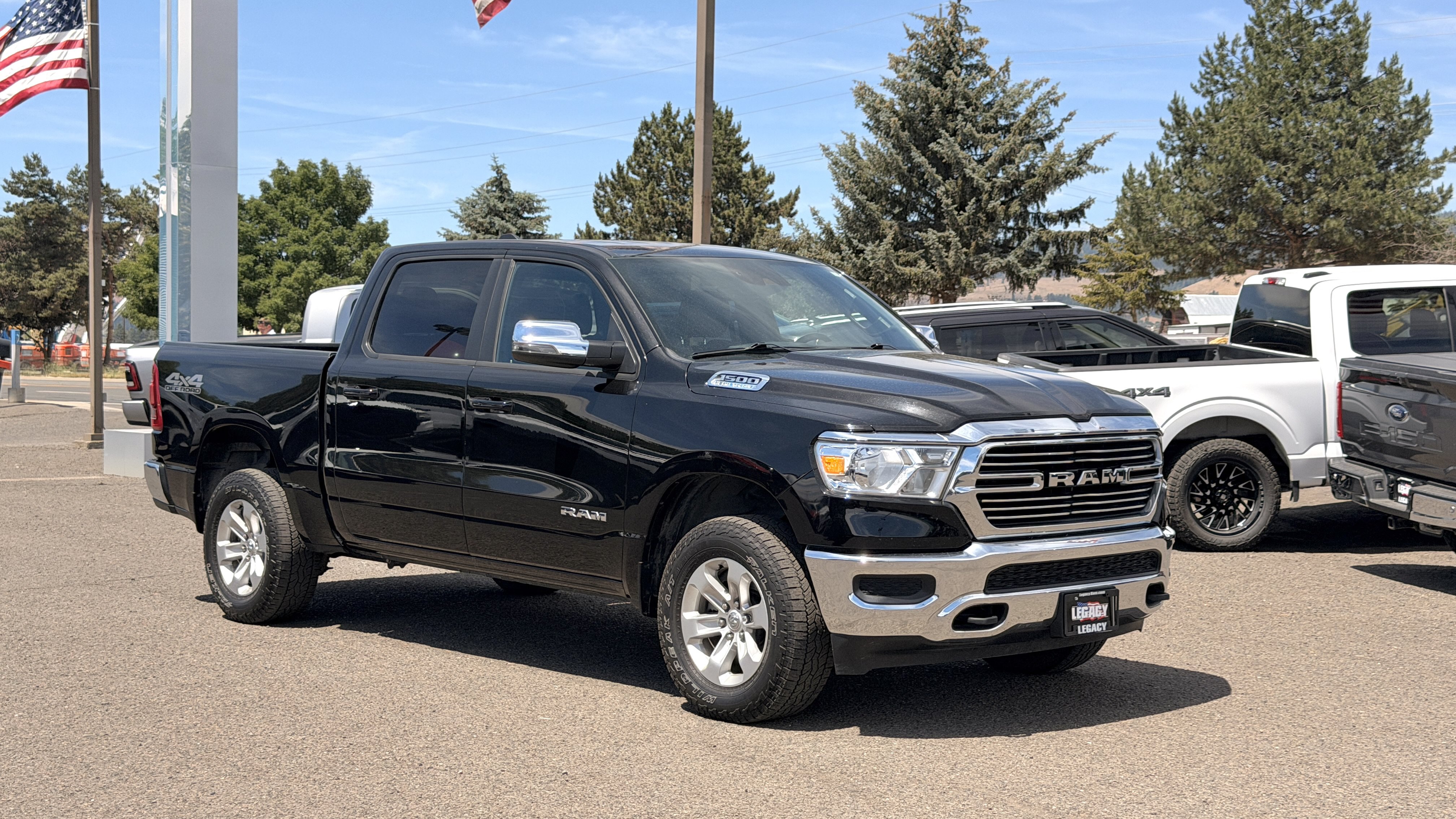 Used 2024 RAM 1500 Laramie w/ Off Road Group AWD/4WD image 1