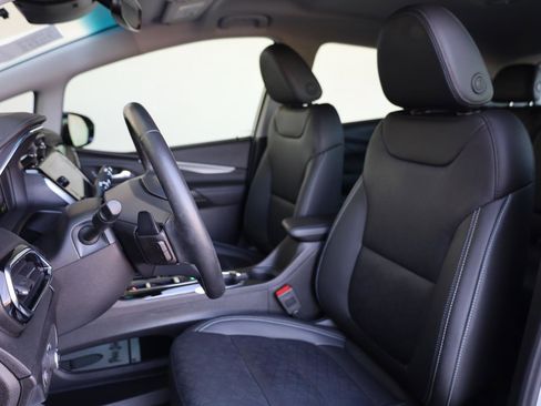 Used 2023 Chevrolet Bolt LT w/ Infotainment Package image 14