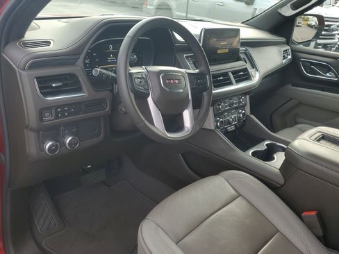 Used 2023 GMC Yukon SLT w/ SLT Luxury Package image 22