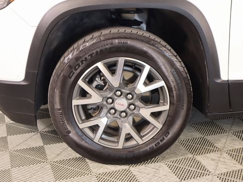 Used 2023 GMC Acadia SLE w/ Driver Convenience Package image 18