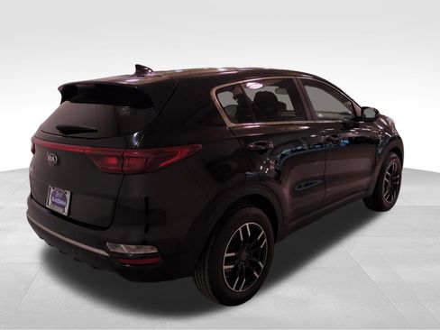 Used 2020 Kia Sportage LX image 3