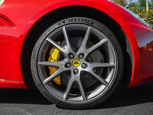 Certified 2014 Ferrari California image 14