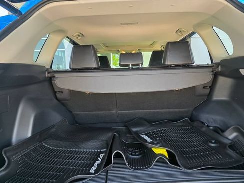 Used 2019 Toyota RAV4 XLE Premium w/ Cold Weather Package AWD/4WD image 15
