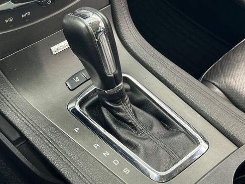 Used 2019 Lincoln MKT AWD image 22