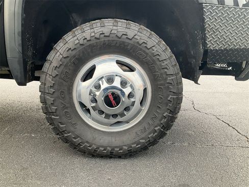 Used 2022 GMC Sierra 3500 Denali w/ Denali Ultimate Package image 10