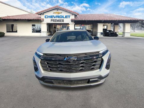 New 2026 Chevrolet Equinox LT image 3