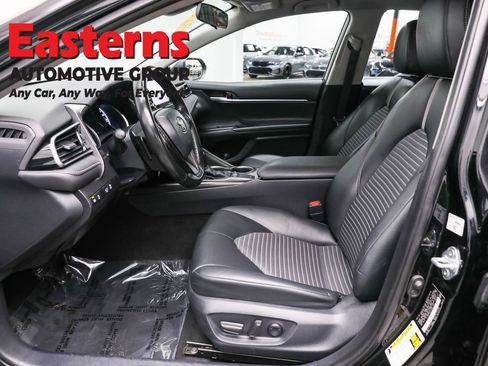 Used 2023 Toyota Camry SE image 14