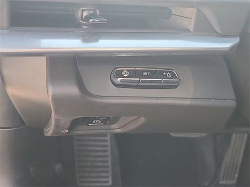 Used 2021 Chevrolet Corvette Stingray Premium Conv w/ Z51 Performance Package image 18