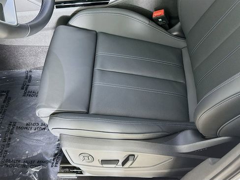 Certified 2025 Audi Q5 Premium Plus w/ Premium Plus image 19