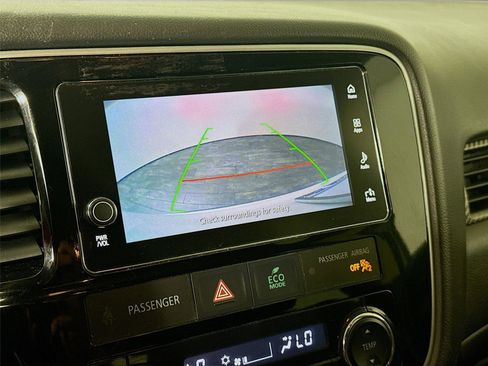 Used 2018 Mitsubishi Outlander SE image 8