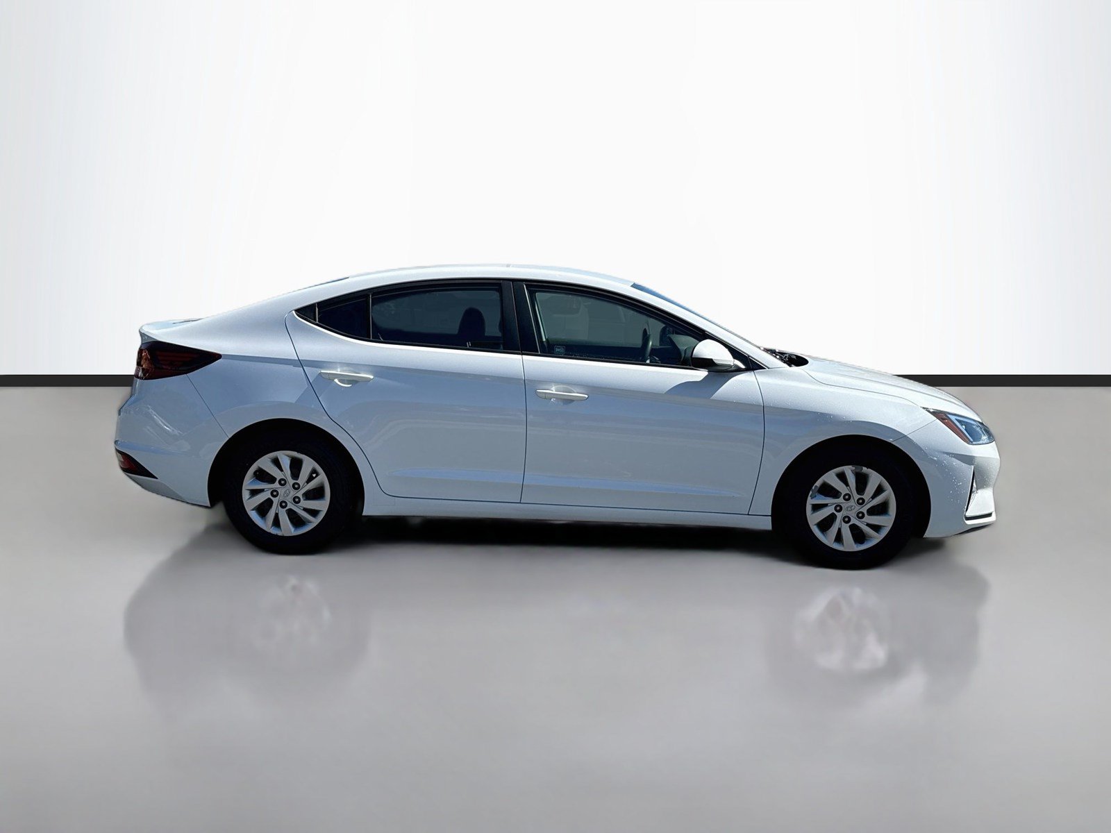Used 2020 Hyundai Elantra SE w/ Cargo Package (C1) FWD image 8