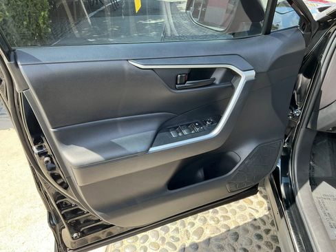 Used 2023 Toyota RAV4 LE AWD/4WD image 10