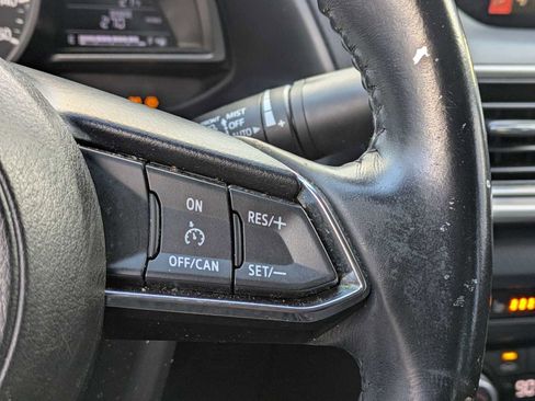 Used 2018 MAZDA MAZDA3 Touring image 23