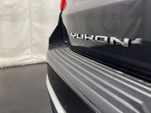 Used 2024 GMC Yukon XL SLT image 41