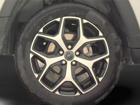 Used 2025 Jeep Compass Limited AWD/4WD image 21