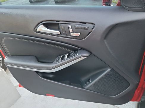 Used 2018 Mercedes-Benz GLA 250 image 16