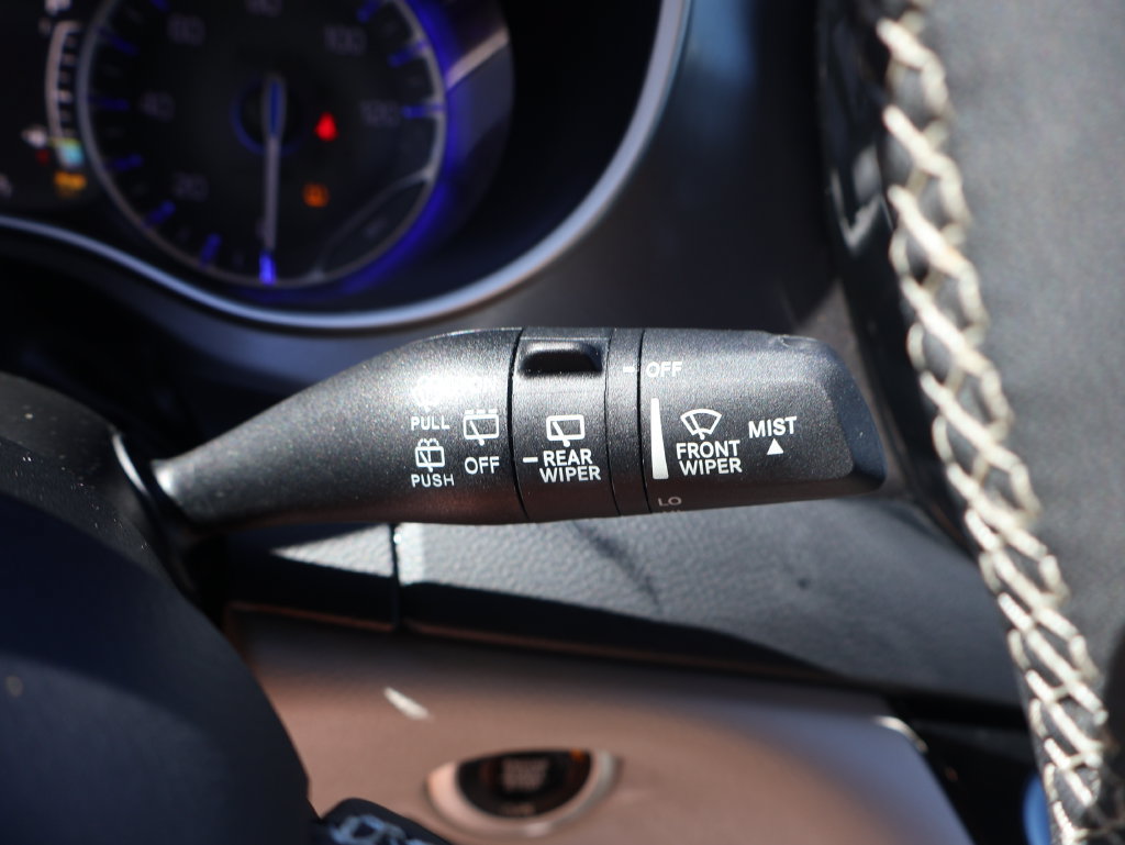 Used 2023 Chrysler Pacifica Touring-L FWD image 38