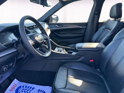 Used 2024 Jeep Grand Cherokee L Limited w/ Luxury Tech Group II image 9