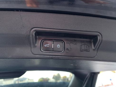 Used 2022 Ford Explorer Limited w/ Hybrid Equipment Group 310A image 16