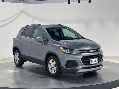 Used 2020 Chevrolet Trax LT FWD image 37