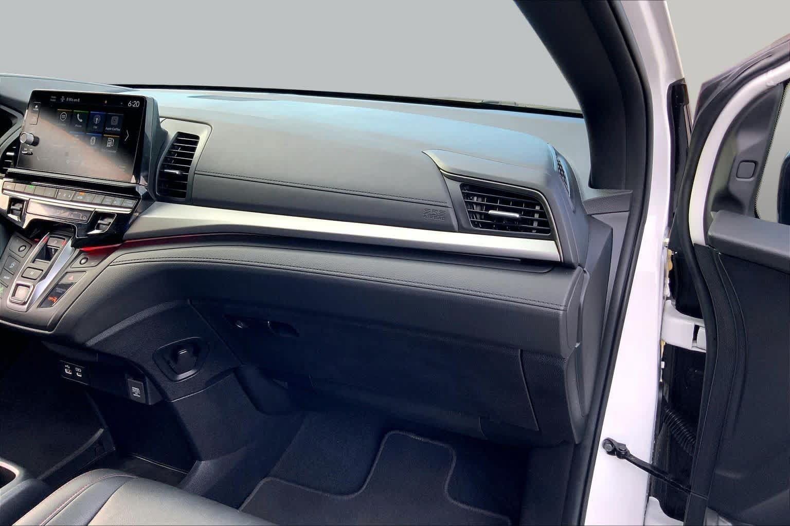 Used 2025 Honda Odyssey Sport-L image 19