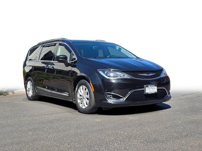 Used 2018 Chrysler Pacifica Touring-L w/ Premium Audio Group