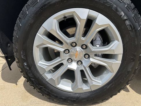 Used 2025 Chevrolet Silverado 1500 LTZ AWD/4WD image 10